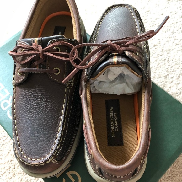 Other - NIB Brown boat shoes. Size 7
